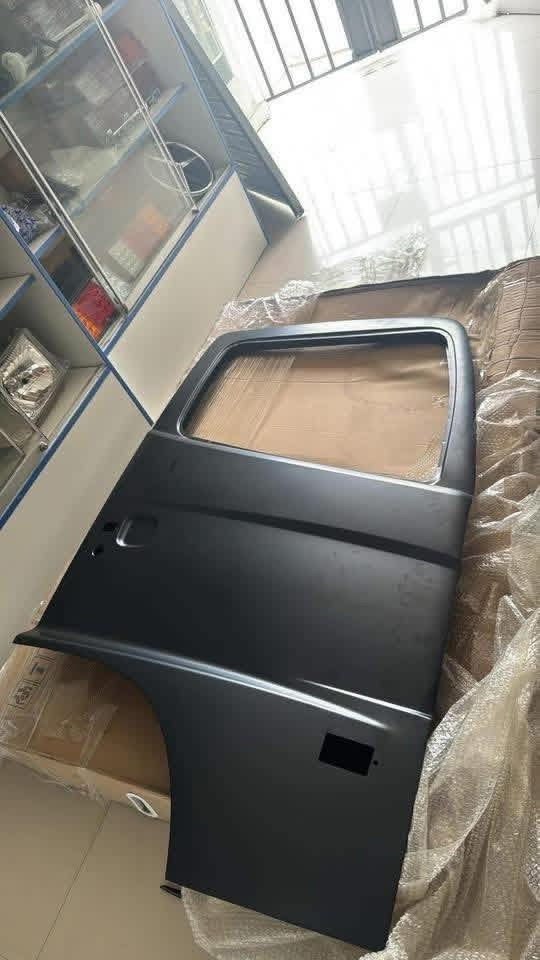 Puerta Hino 500 derecho
