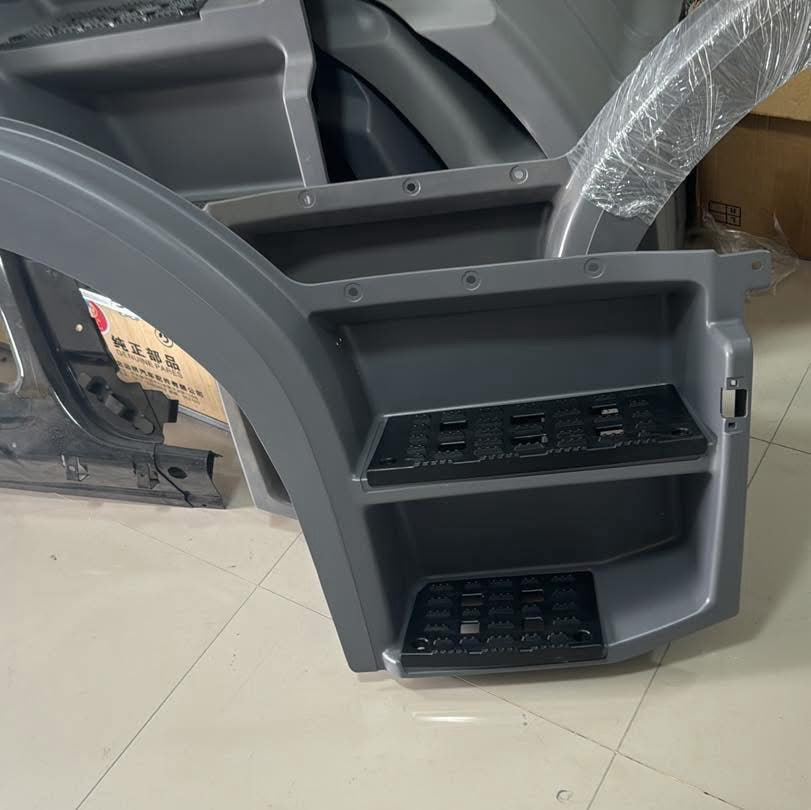 Estribo Atego completo